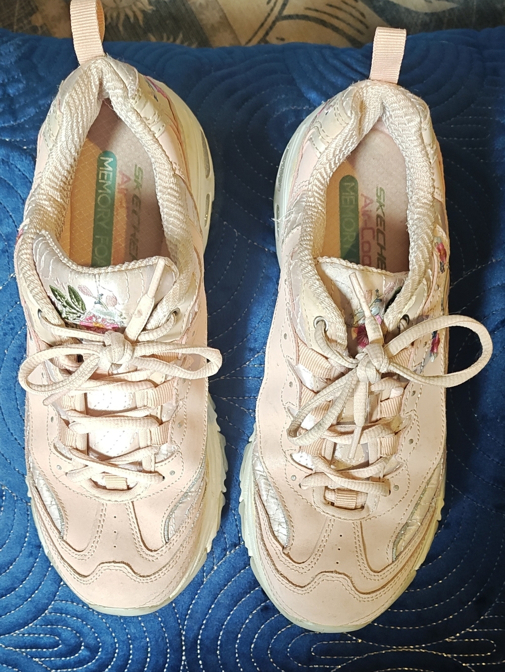 Skechers Women's Light Pink Floral Memory Foam Lace-Up Sneakers